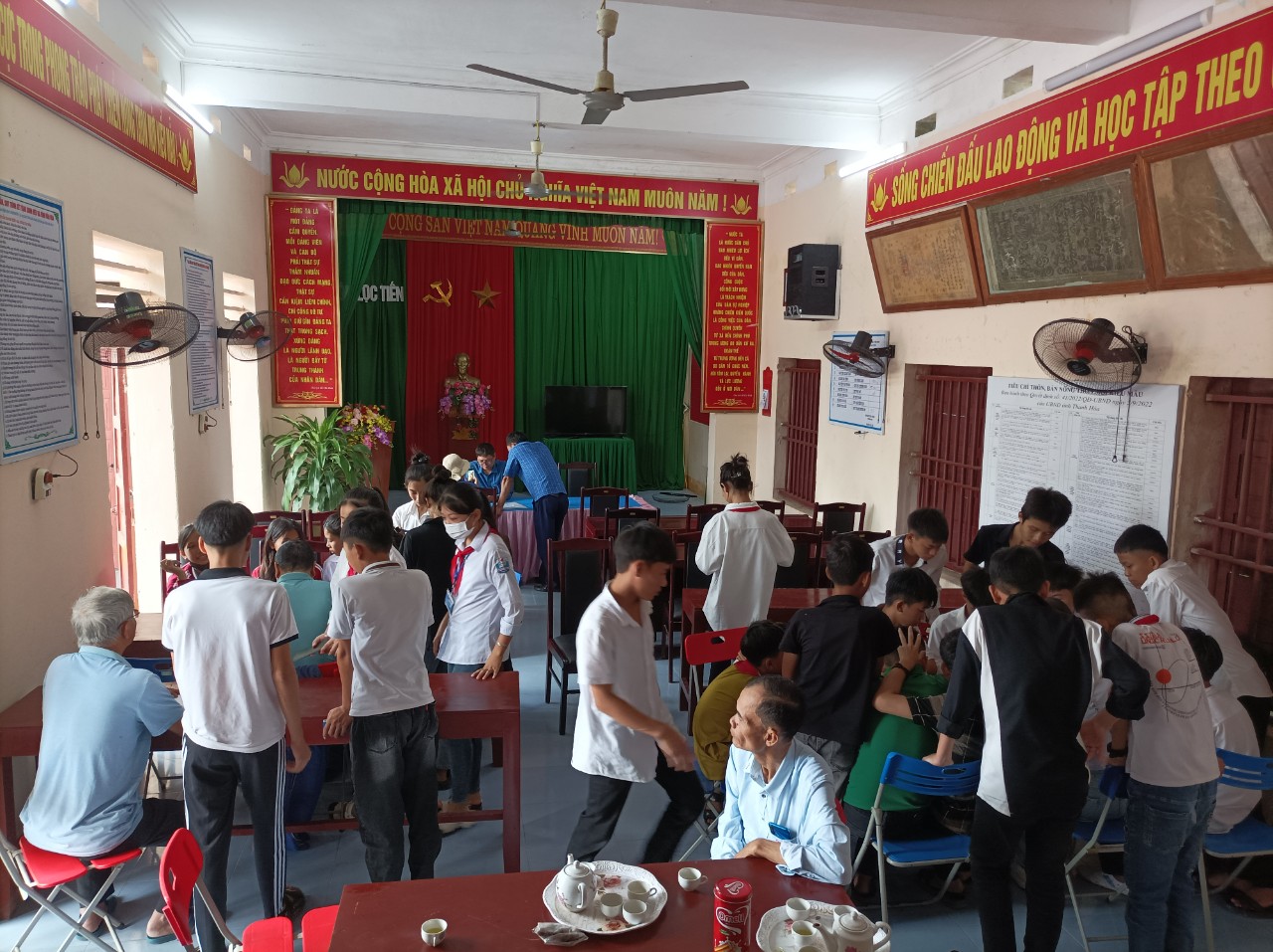 Anh-tin-bai